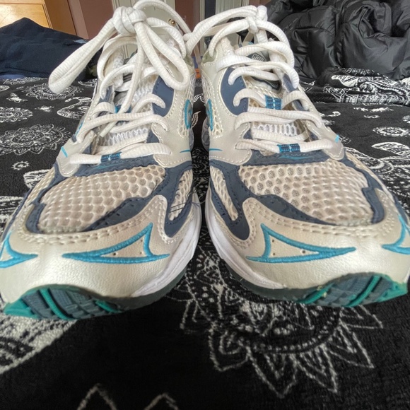 Saucony Ladies Running Shoes Size 8 Grid Style - Picture 3 of 10